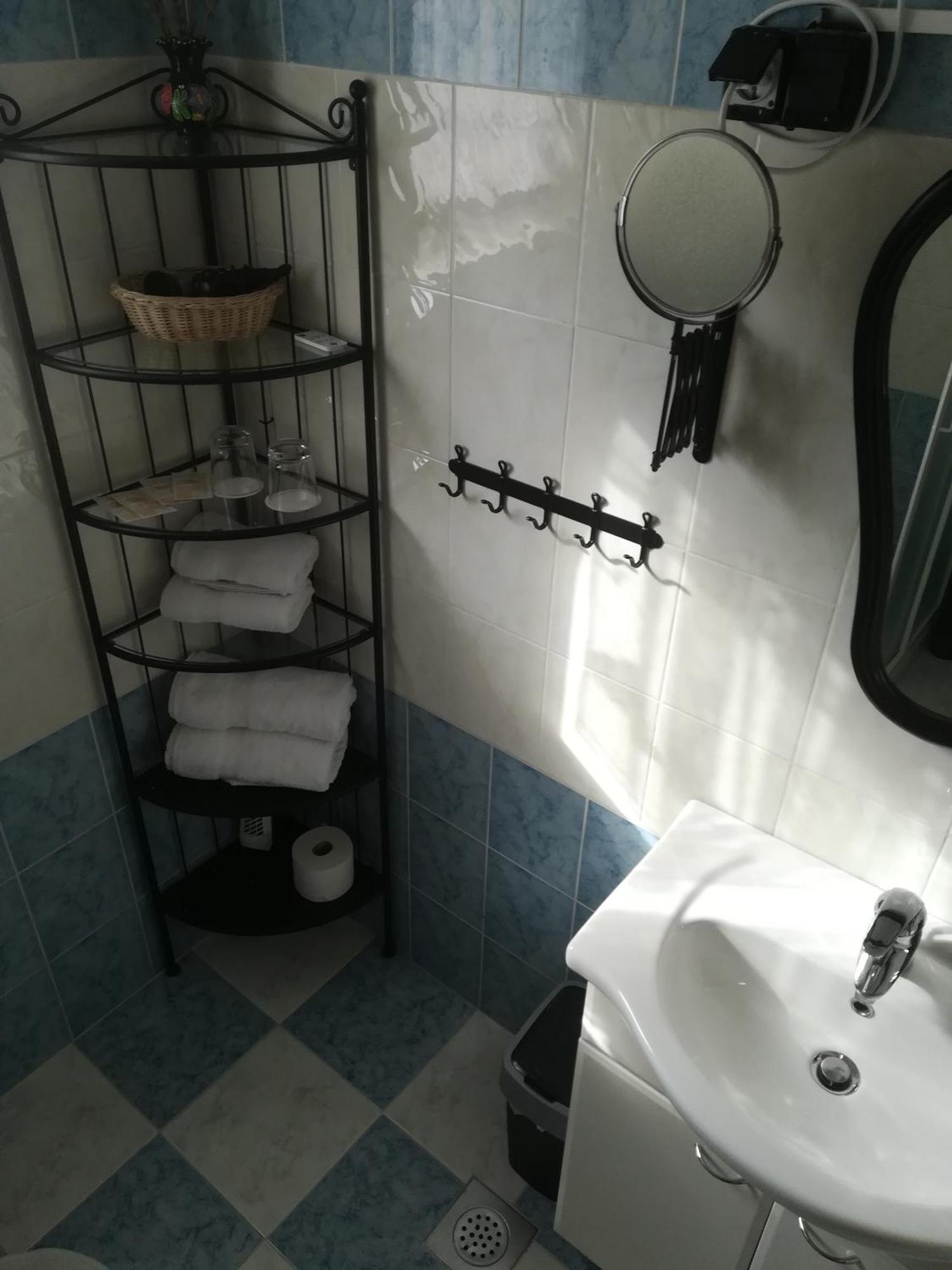אומאג B&B Carmela מראה חיצוני תמונה