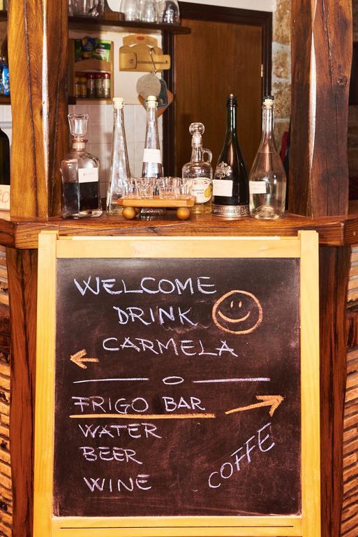אומאג B&B Carmela מראה חיצוני תמונה