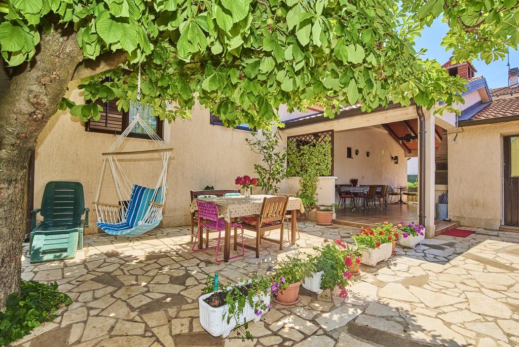אומאג B&B Carmela מראה חיצוני תמונה
