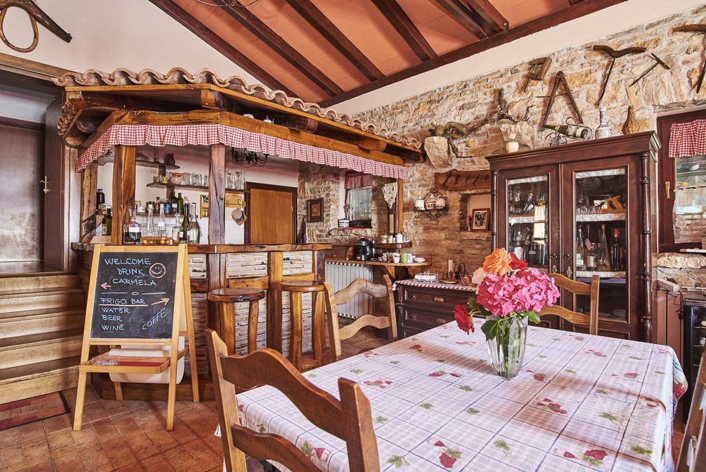 אומאג B&B Carmela מראה חיצוני תמונה