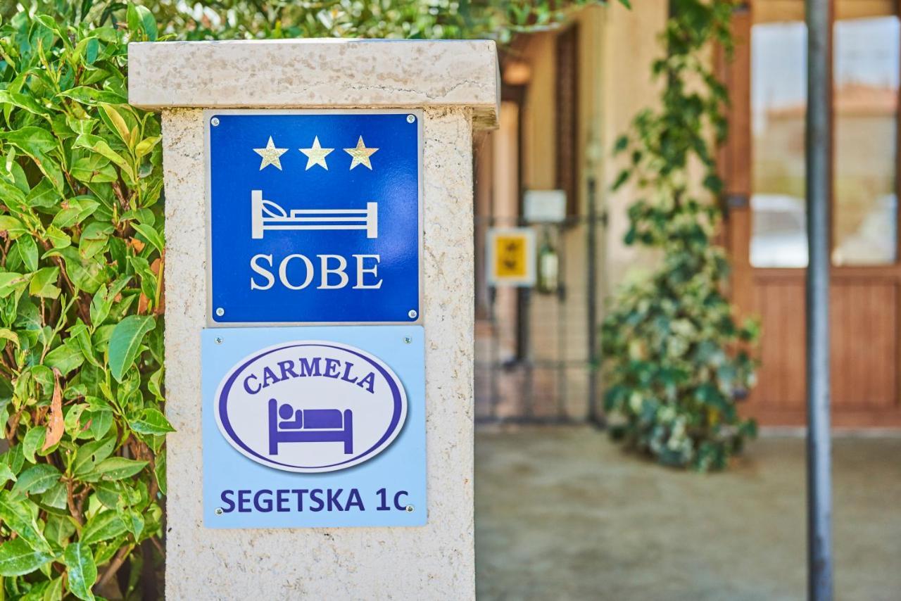 אומאג B&B Carmela מראה חיצוני תמונה