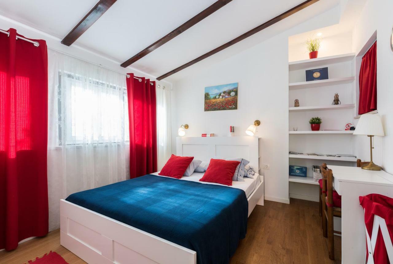 אומאג B&B Carmela מראה חיצוני תמונה