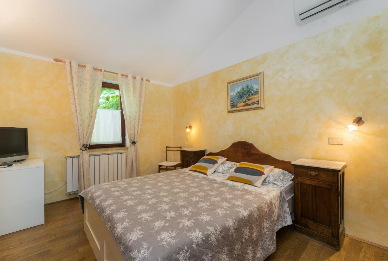 אומאג B&B Carmela מראה חיצוני תמונה